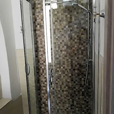 לינה וארוחת בוקר Domo Silvia 3*