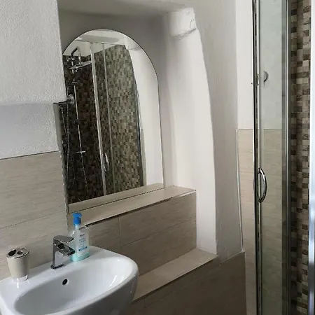 Domo Silvia Bed & Breakfast 3*